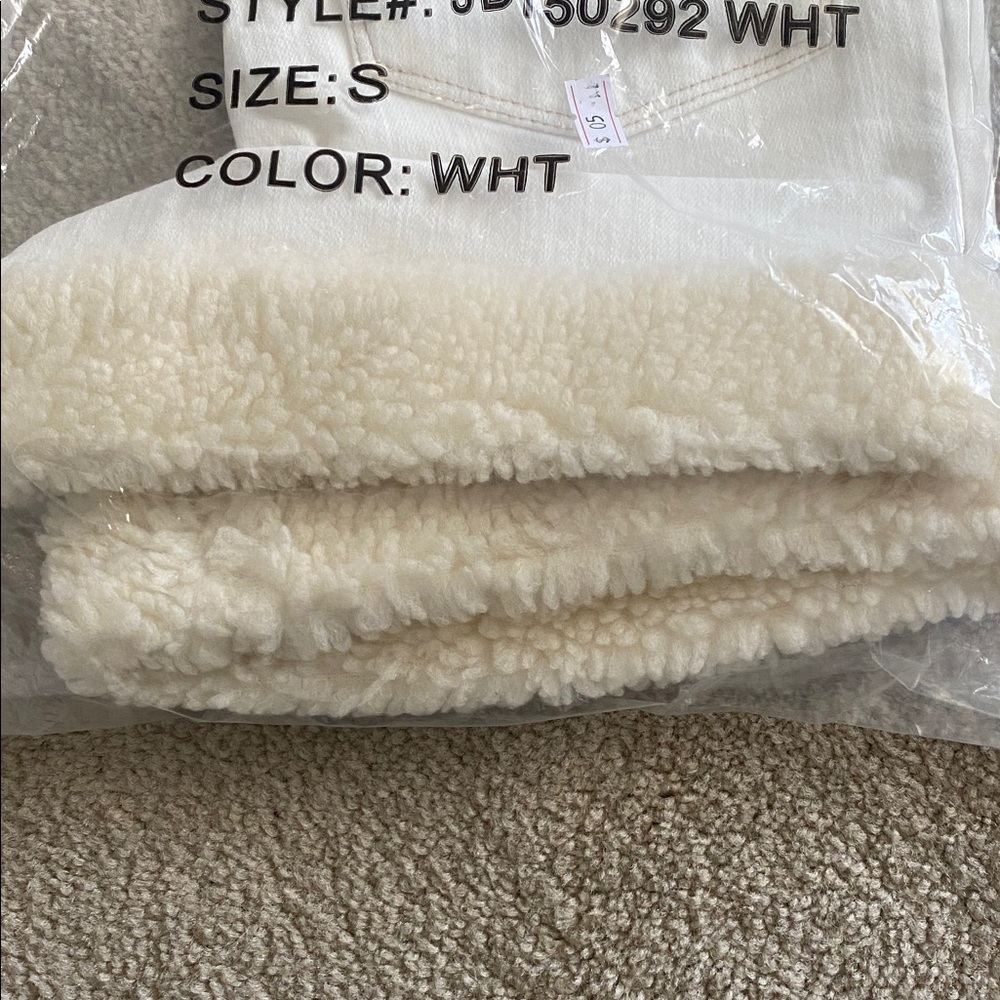 Judy blue NWT white shearling cuff shorts size small - Picture 4 of 9